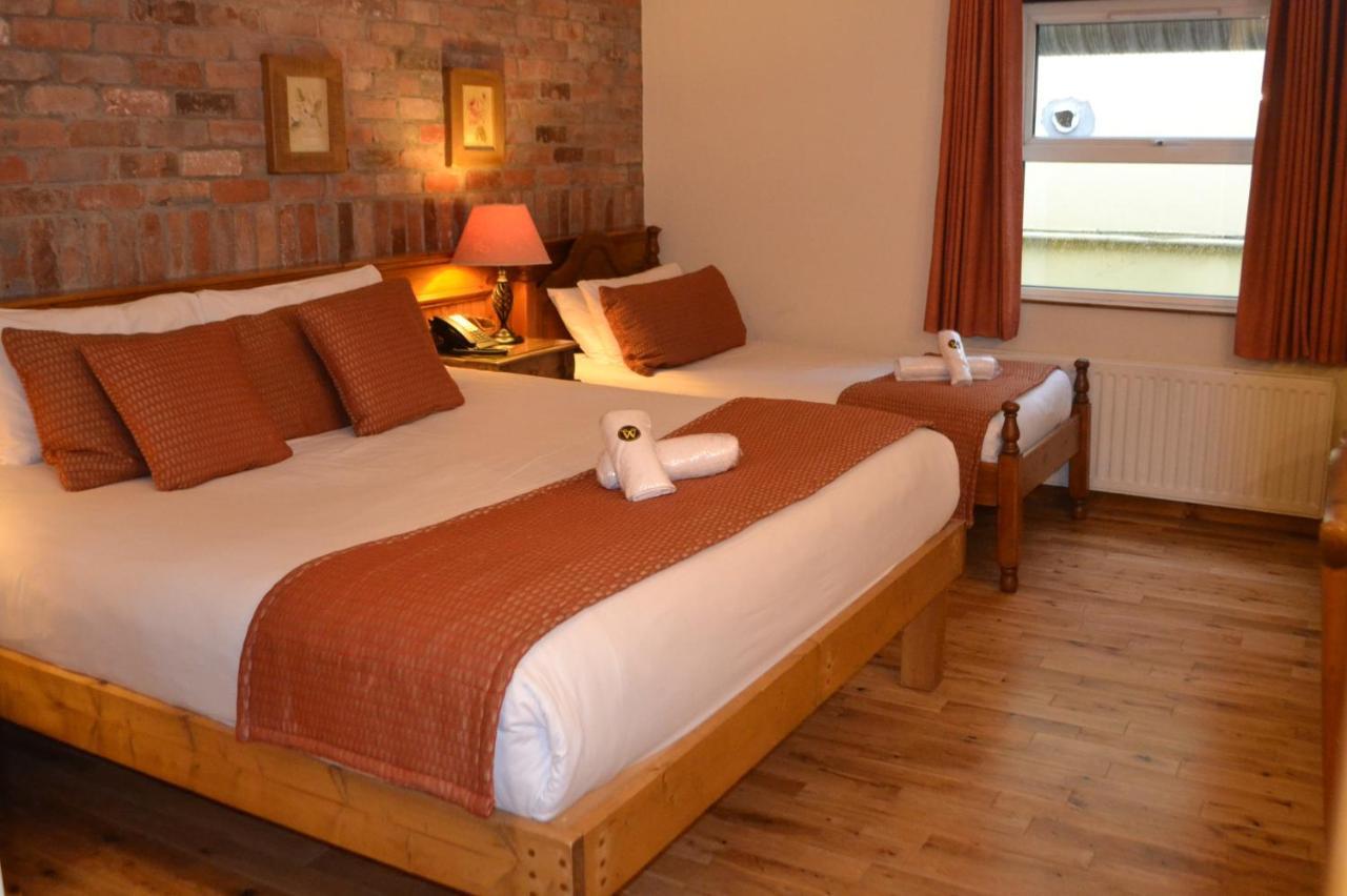 Walsh'S Hotel And Apartments Maghera  ภายนอก รูปภาพ