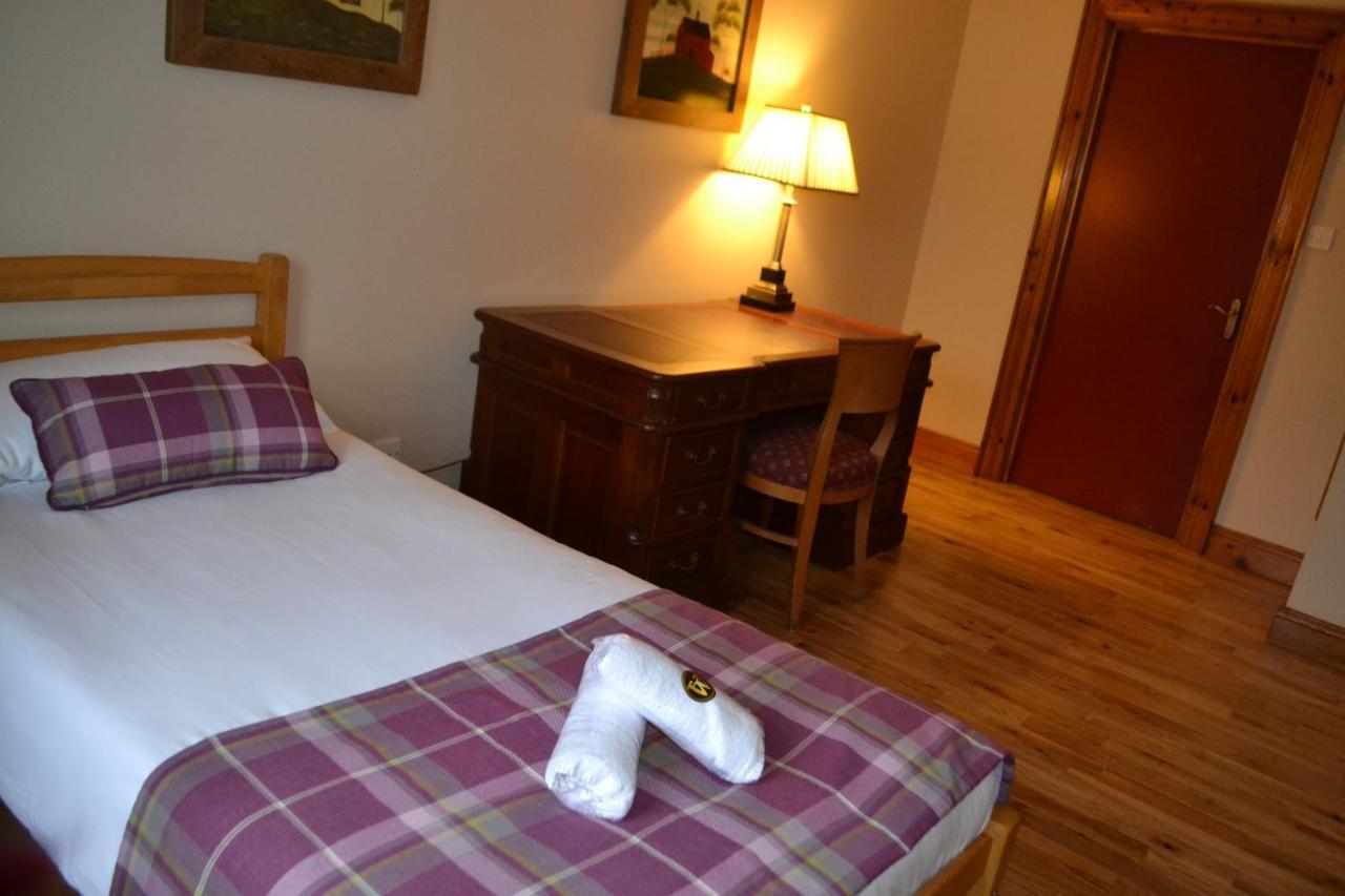 Walsh'S Hotel And Apartments Maghera  ภายนอก รูปภาพ