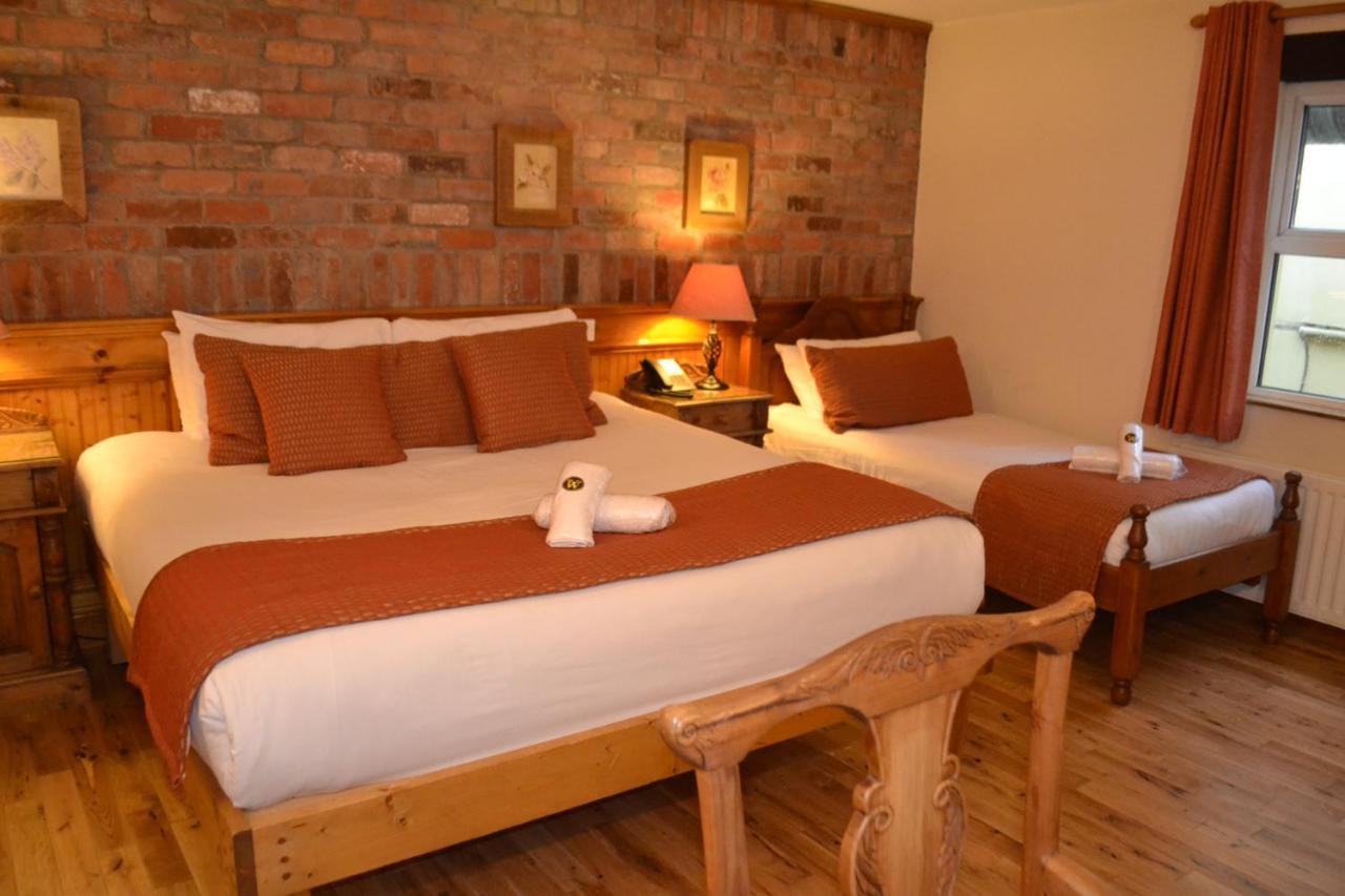 Walsh'S Hotel And Apartments Maghera  ภายนอก รูปภาพ