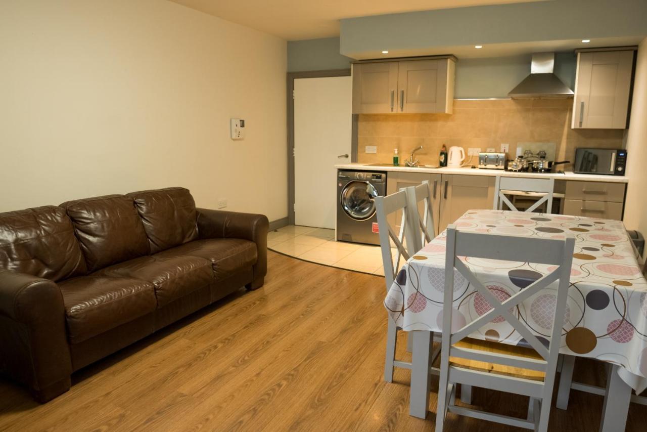 Walsh'S Hotel And Apartments Maghera  ภายนอก รูปภาพ