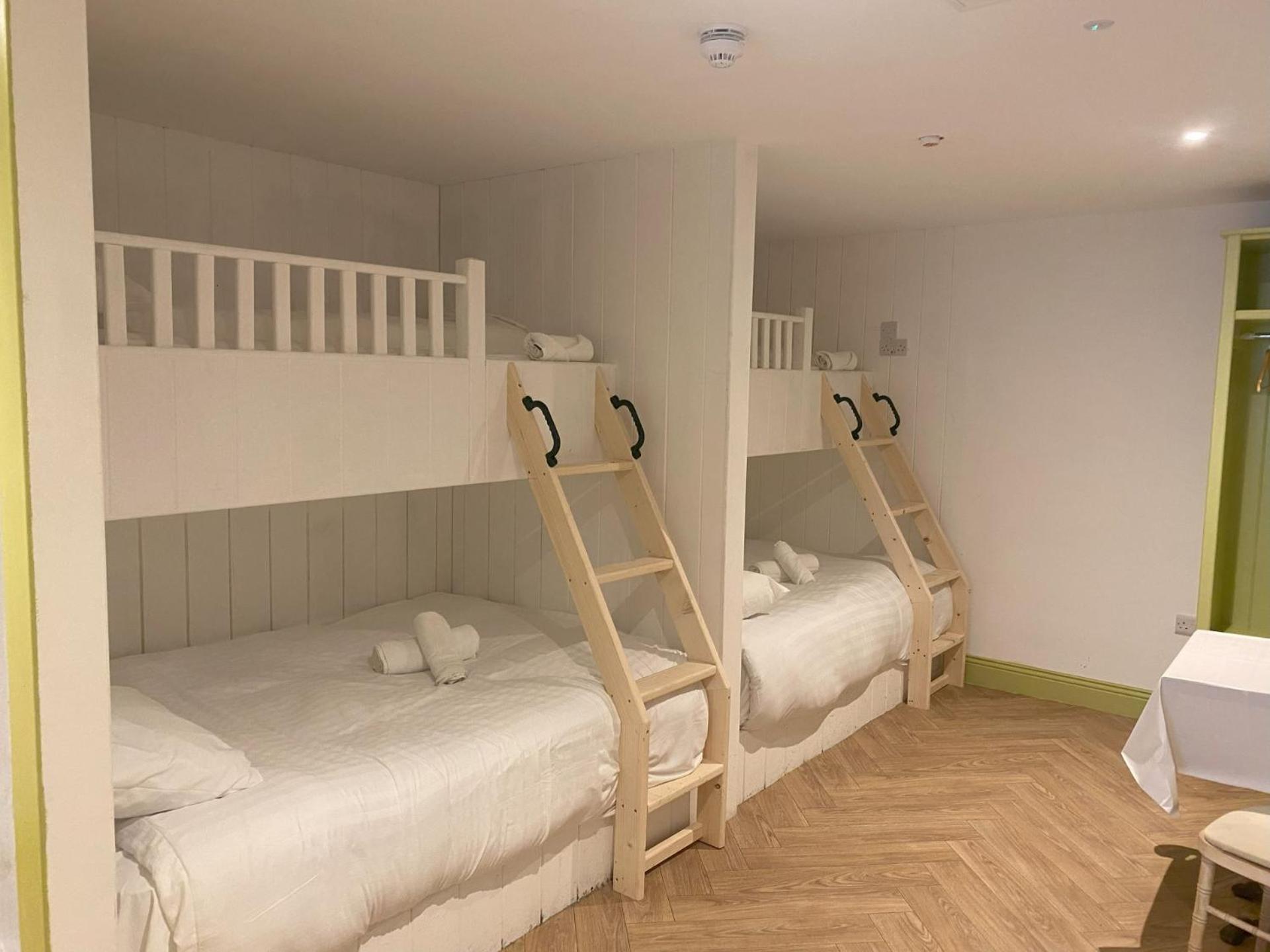 Walsh'S Hotel And Apartments Maghera  ภายนอก รูปภาพ