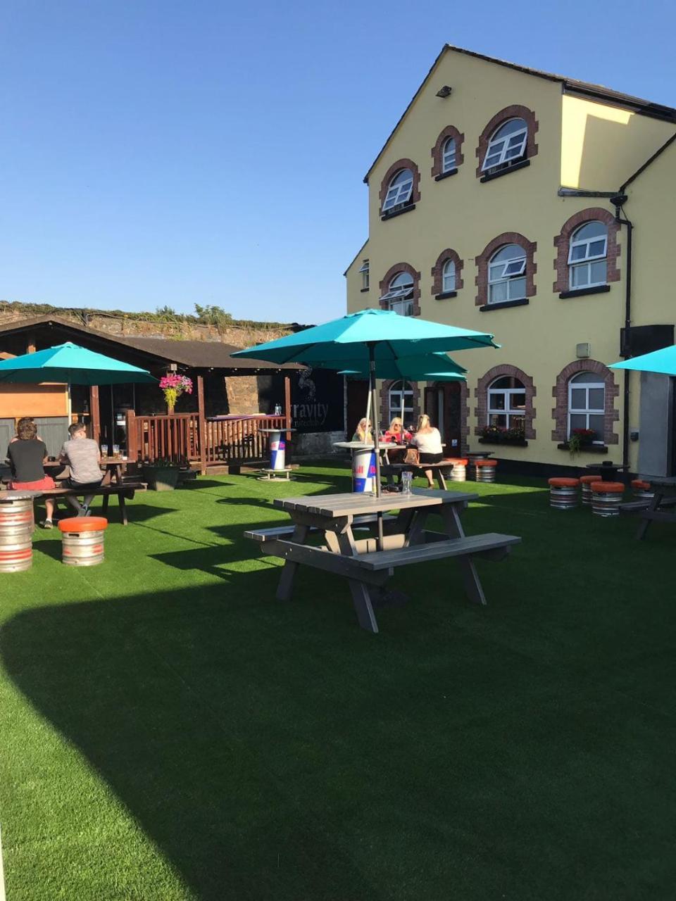 Walsh'S Hotel And Apartments Maghera  ภายนอก รูปภาพ